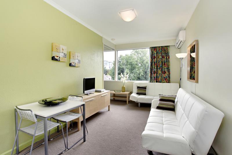 Birches Serviced Apartments Мельбурн Экстерьер фото