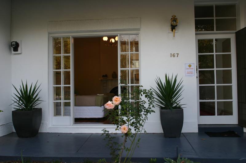 Birches Serviced Apartments Мельбурн Экстерьер фото