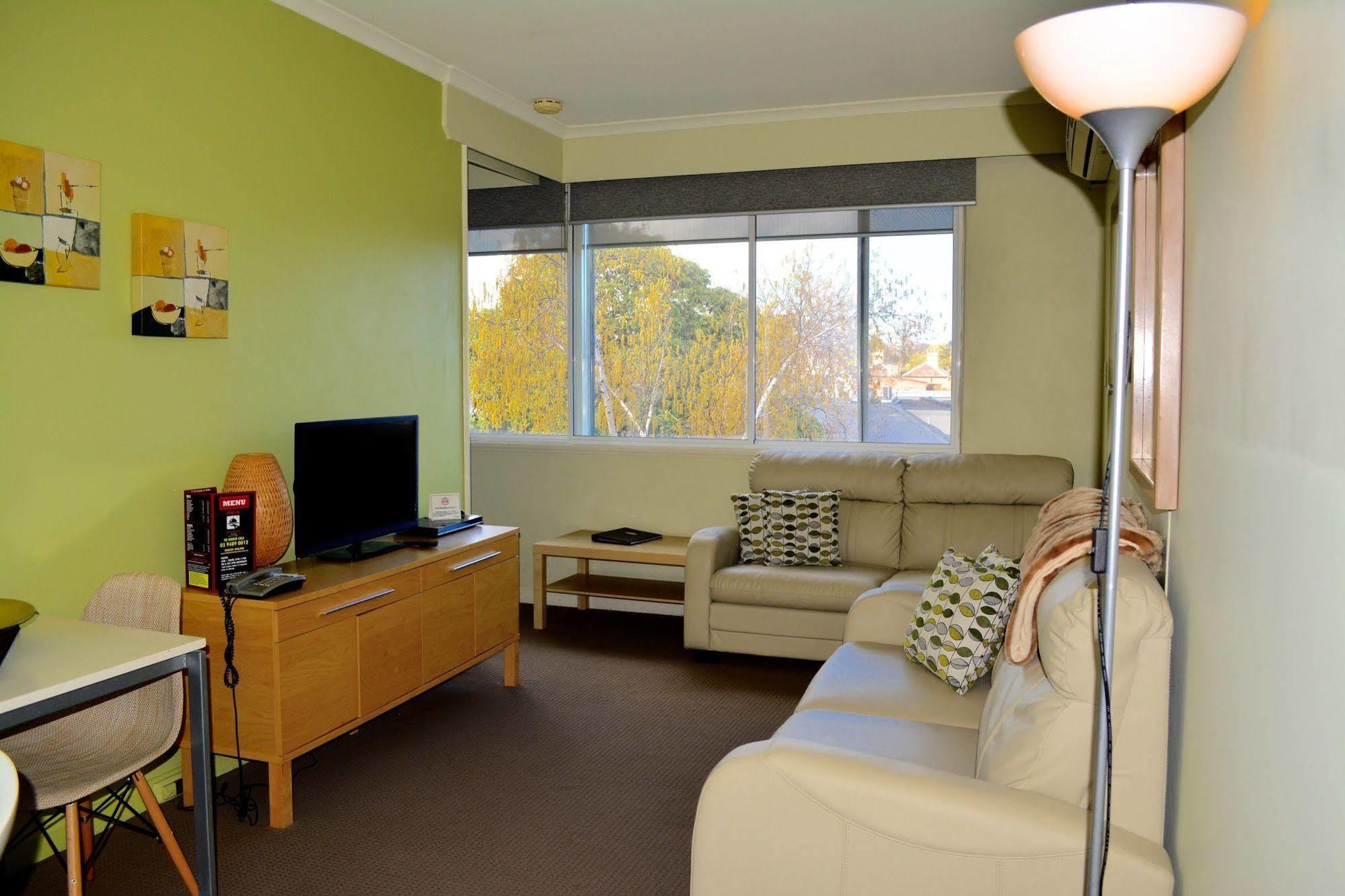 Birches Serviced Apartments Мельбурн Экстерьер фото