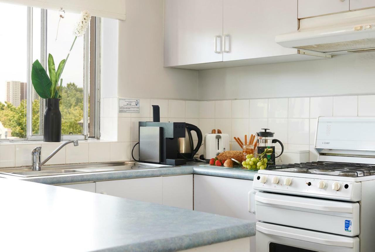 Birches Serviced Apartments Мельбурн Экстерьер фото